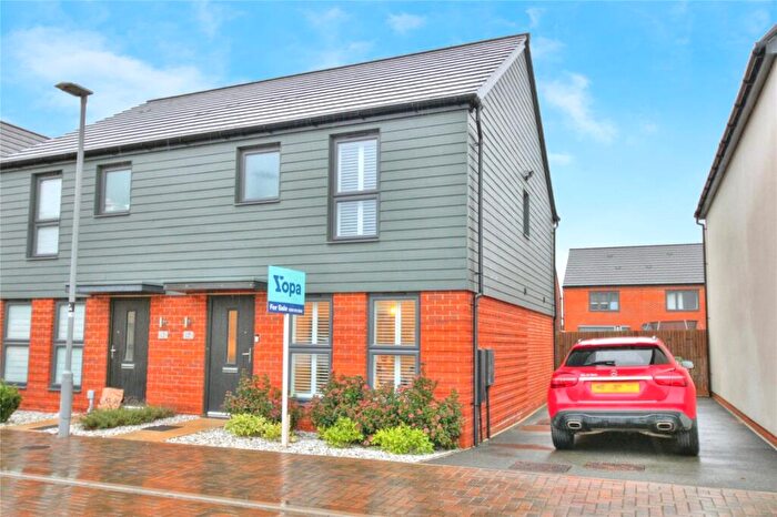 3 Bedroom Semi-Detached House For Sale In Martin Avenue, Glebe Farm, Milton Keynes, Buckinghamshire, MK17