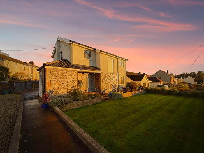 3 Bedroom Detached House For Sale In Pentre Road, Pontarddulais, Swansea, SA4