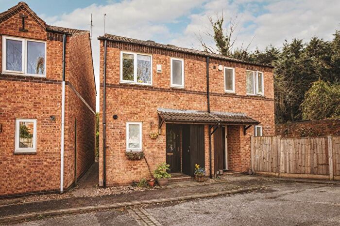 2 Bedroom Semi Detached House For Sale In Buckland Close, City Centre, Derby, DE1