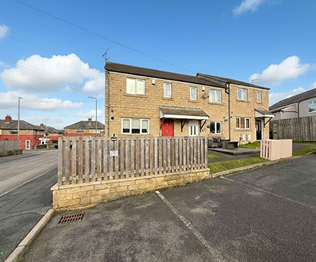 3 Bedroom End Terrace House For Sale In Cricketers Fold, Halifax, HX3
