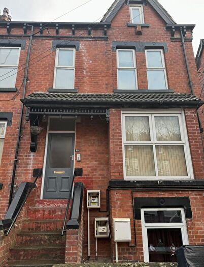 1 Bedroom Flat To Rent In Brookfield Avenue, Leeds, West Yorkshire, LS8