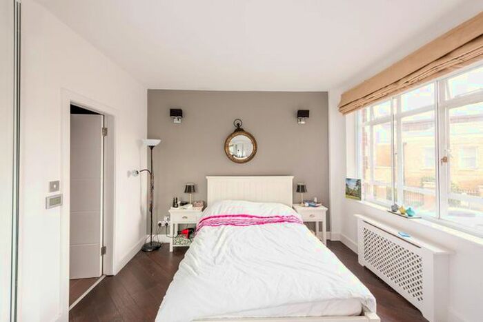 2 Bedroom Flat To Rent In Cheltenham Terrace, Chelsea, London, SW3