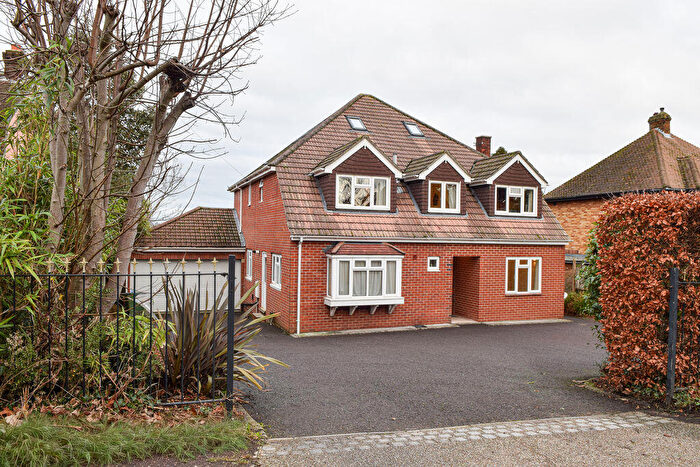 6 Bedroom Detached House For Sale In Kiln Road, Fareham, PO16