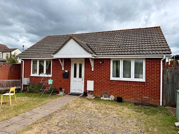 2 Bedroom Bungalow To Rent In Richmond Road, Southampton, Hampshire, SO15
