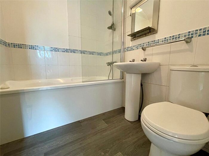 2 Bedroom Apartment To Rent In Alum Chine Road, Bournemouth, Dorset, BH4