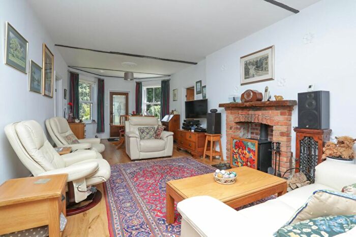 3 Bedroom Detached House For Sale In Acrise, Folkestone, CT18