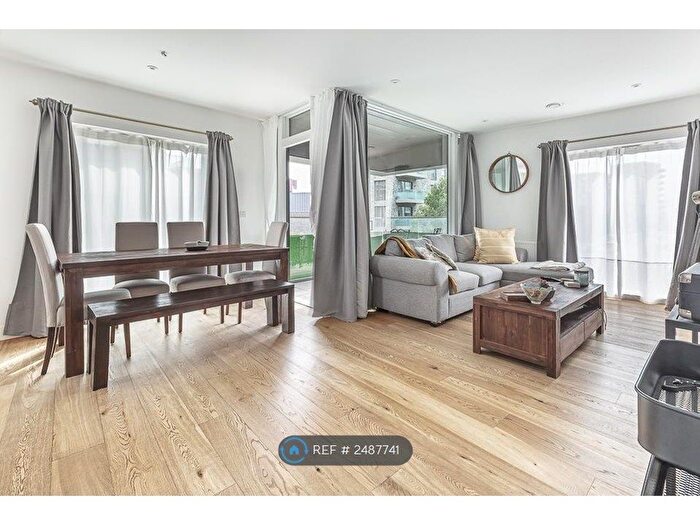 2 Bedroom Flat To Rent In Peartree Way, London, SE10