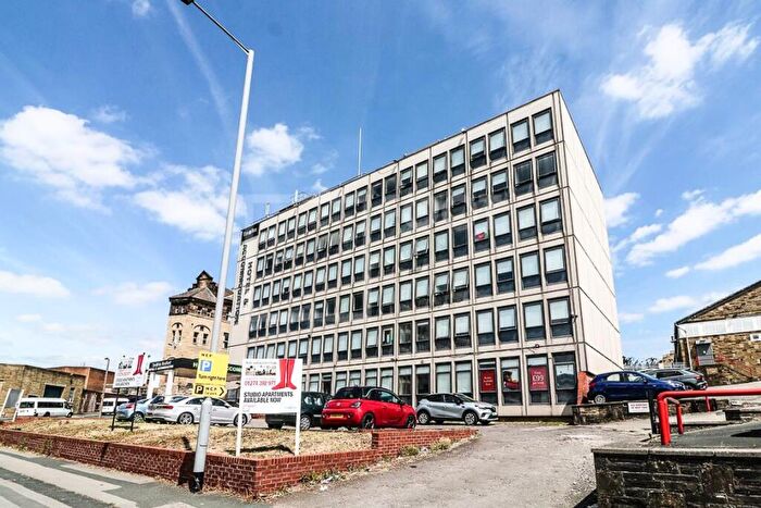 Flat To Rent In Sunbridge Halls, Sunbridge Road, BD1