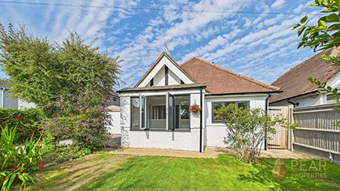 2 Bedroom Detached Bungalow To Rent In Ocean Drive, Ferring, BN12