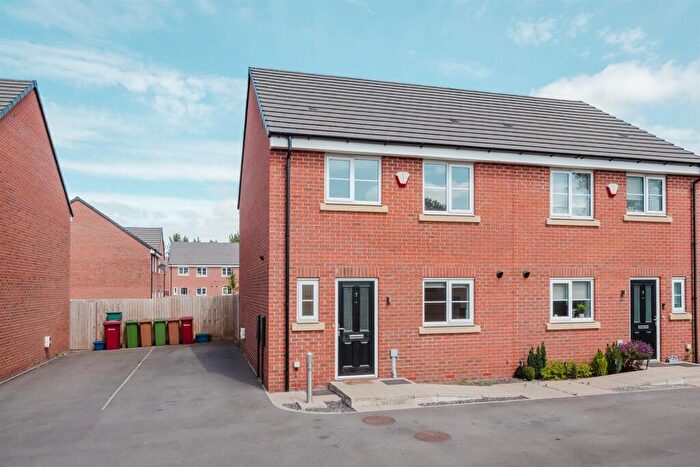 3 Bedroom Terraced House To Rent In Turnstone Drive, Scunthorpe, DN16