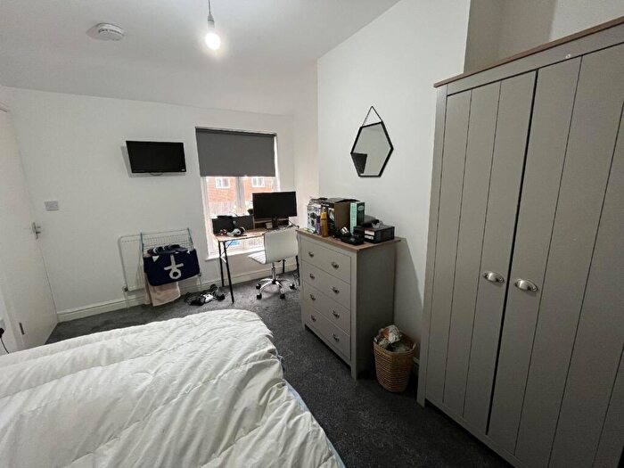 4 Bedroom House To Rent In City Road, Beeston, Nottingham, Nottinghamshire, NG9