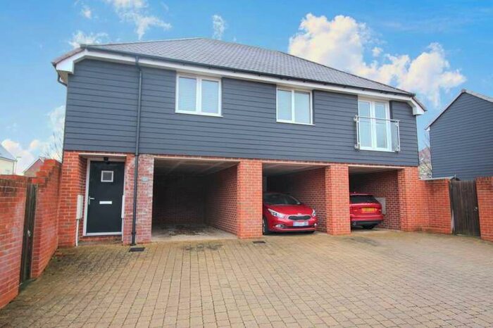 2 Bedroom Flat To Rent In Hadleigh Close, Andover, SP11