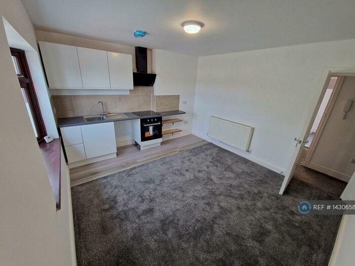 2 Bedroom Flat To Rent In Smisby Road, Ashby-De-La-Zouch, LE65