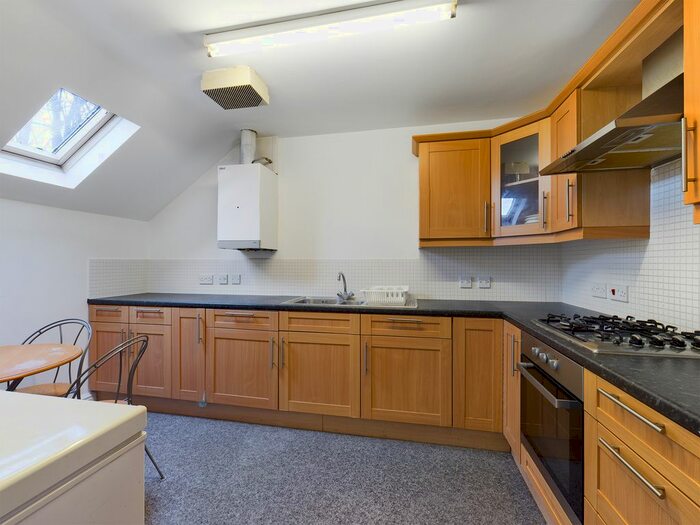 2 Bedroom Flat To Rent In Madeira Court, Park Avenue, HU5