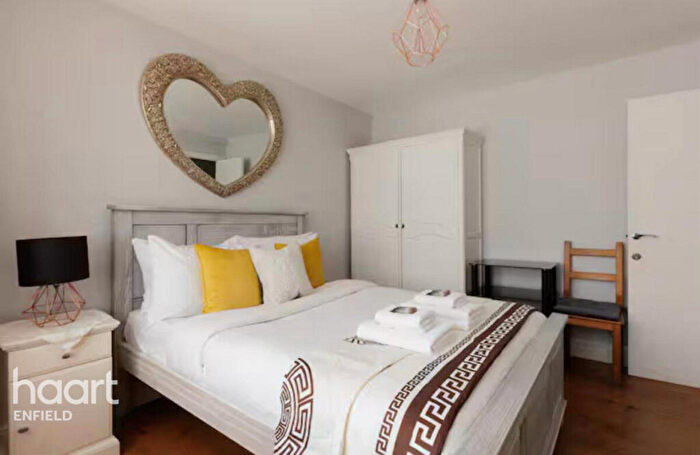 2 Bedroom Apartment To Rent In Great Cambridge Road, Enfield, EN1