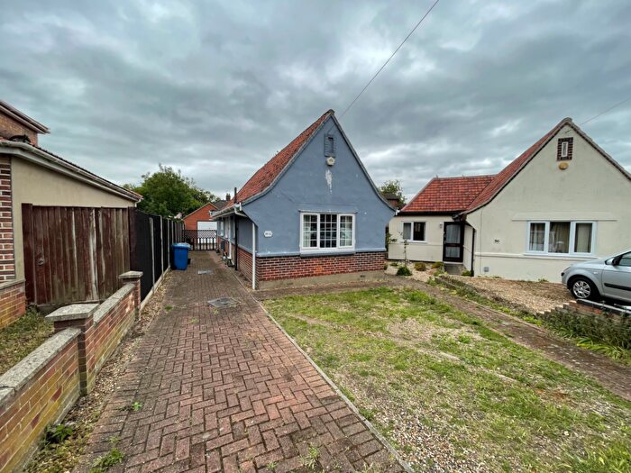 3 Bedroom Detached Bungalow For Sale In Glenmore Gardens, Norwich, NR3