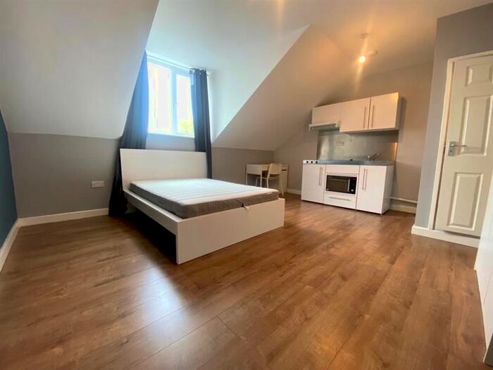 Studio To Rent In Bearwood Road, Bearwood, Smethwick, B66