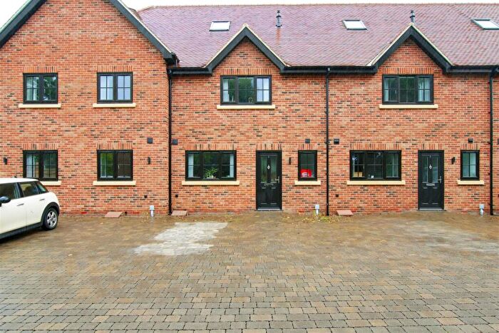 3 Bedroom House To Rent In Mandeville Mews, St. Albans, AL1