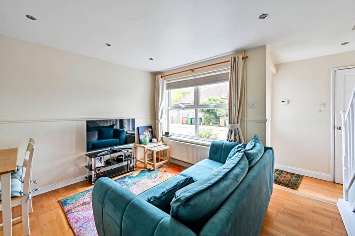 1 Bedroom Semi-detached House To Rent In Guildford, Surrey, Stoughton, Guildford, GU2