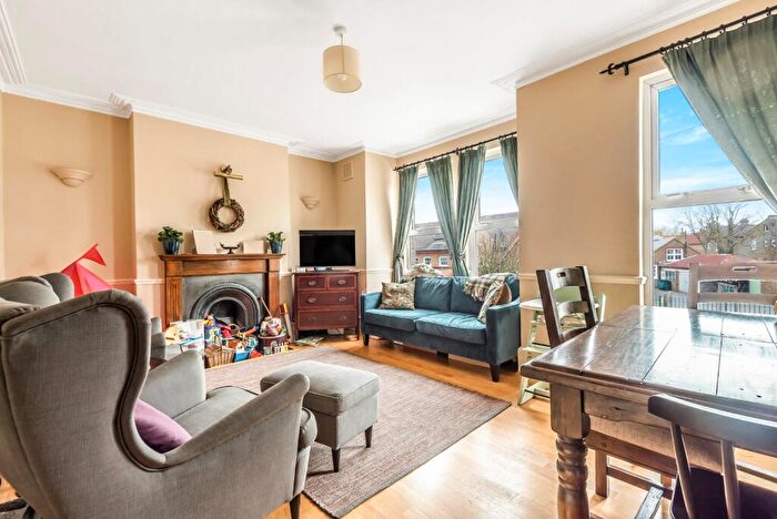 2 Bedroom Flat For Sale In Leahurst Road, Hither Green, London, SE13