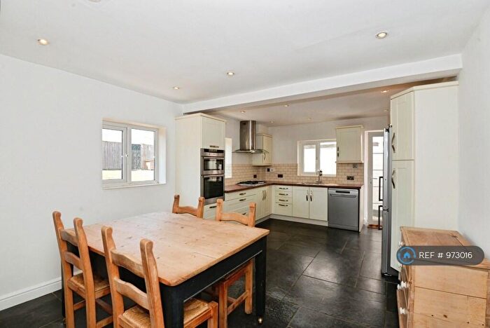 3 Bedroom Detached House To Rent In Grange Road, Berkshire, SL6