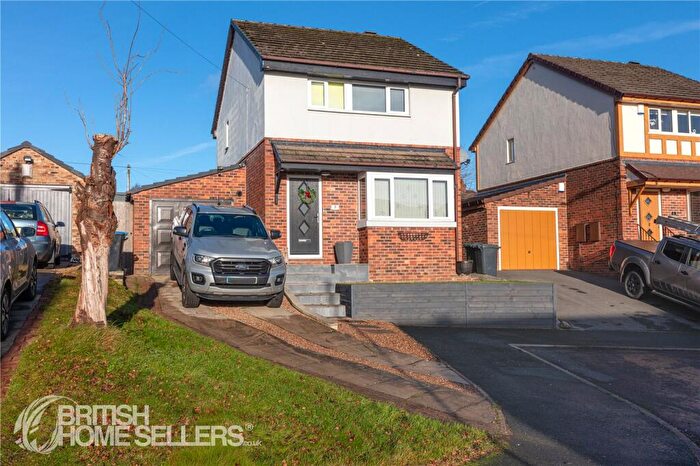 3 Bedroom Detached House For Sale In Shire Close, Bradford, West Yorkshire, BD6