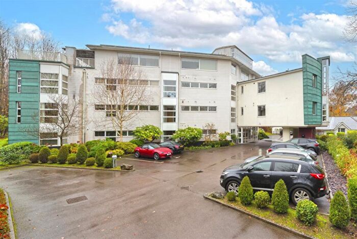 2 Bedroom Apartment For Sale In Gibson Drive, Kings Hill, West Malling, ME19