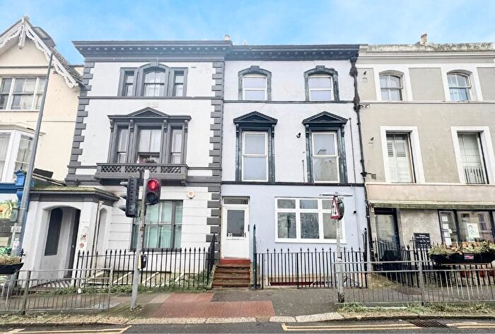 2 Bedroom Flat For Sale In Cambridge Road., Hastings, TN34