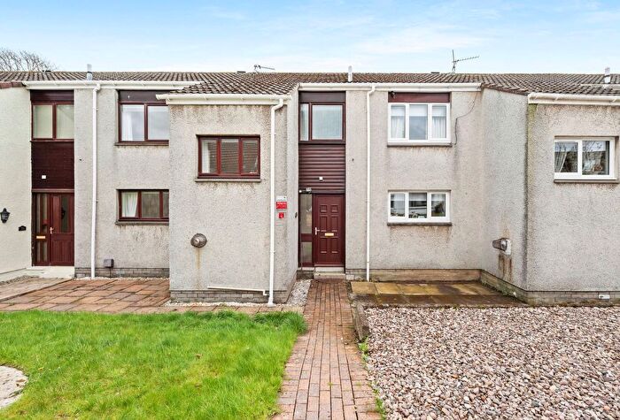 3 Bedroom Property For Sale In Macfarlane Place, Uphall, EH52