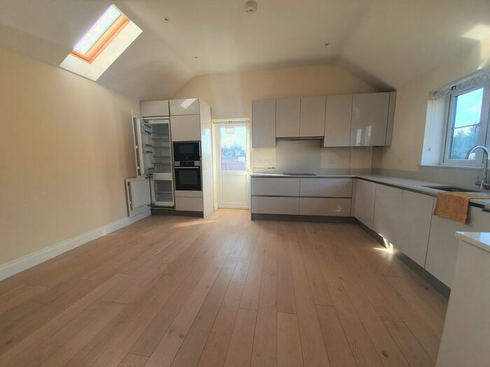 4 Bedroom Property To Rent In Keats Avenue, Romford, RM3