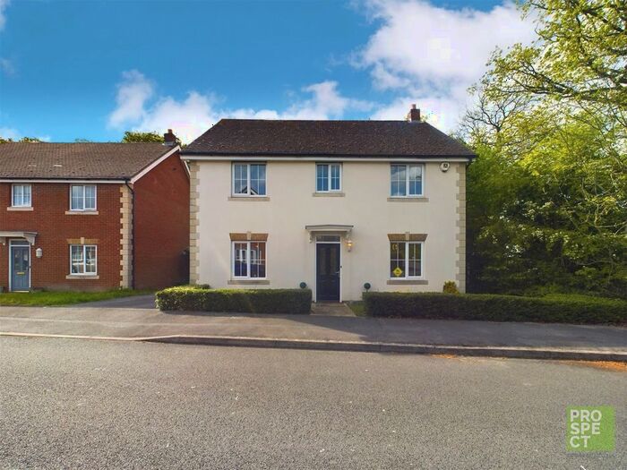 3 Bedroom Detached House For Sale In Harrow Way, Sindlesham, Wokingham, Berkshire, RG41