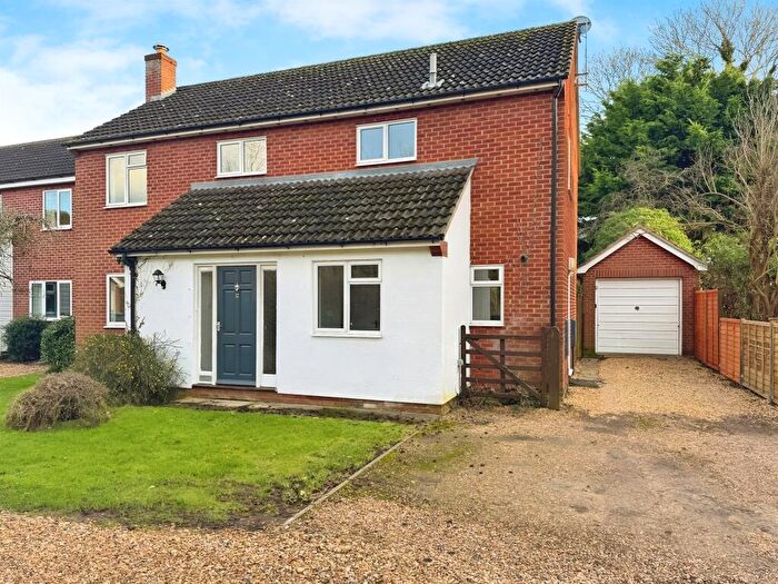 4 Bedroom Detached House For Sale In Graveley Way, Hilton, Huntingdon, PE28