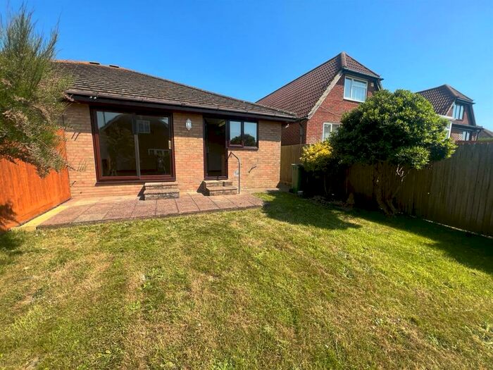 2 Bedroom Semi-Detached Bungalow To Rent In Dorothy Avenue, Peacehaven, BN10