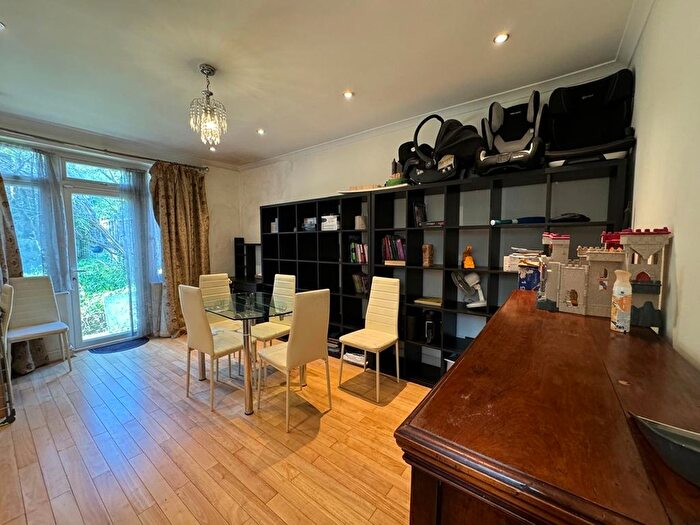 4 Bedroom Semi-Detached House To Rent In Fairfield Crescent, Edgware, HA8