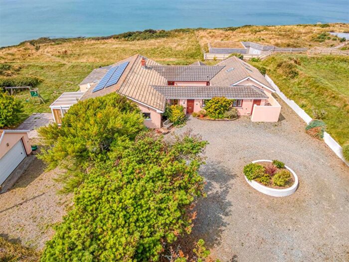 6 Bedroom Detached House For Sale In Broad Haven, Haverfordwest, SA62