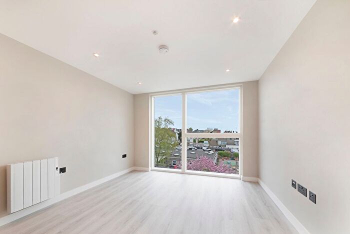 1 Bedroom Flat To Rent In The Gladstone, Dollis Hill Avenue, Brent, NW2