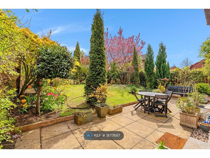 3 Bedroom Detached House To Rent In Guardwell Crescent, Edinburgh, EH17