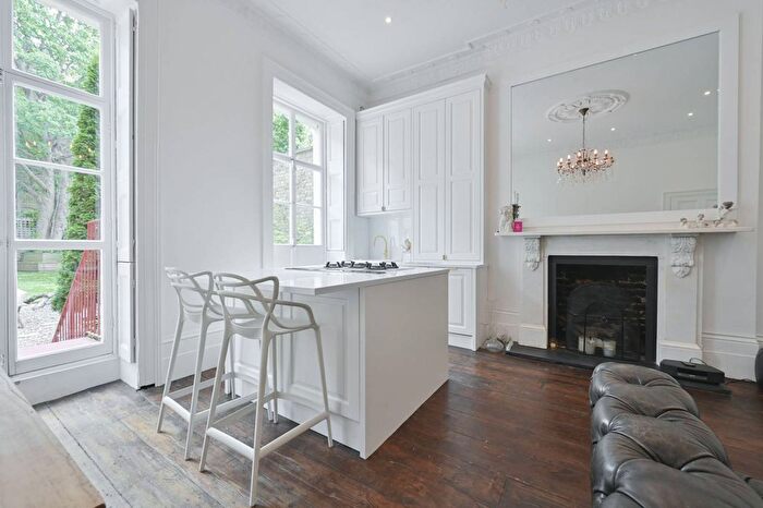 2 Bedroom Flat For Sale In Maida Avenue, Little Venice, London, W2