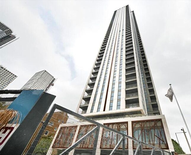 3 Bedroom Flat To Rent In Marsh Wall, London, E14