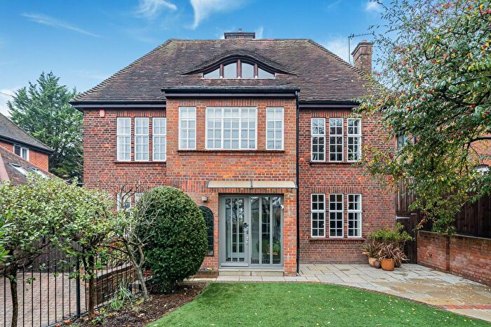 5 Bedroom Detached House For Sale In Rectory Avenue, High Wycombe, HP13