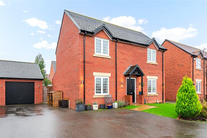 4 Bedroom Detached House For Sale In Dace Bank, Biddenham, Bedfordshire, MK40