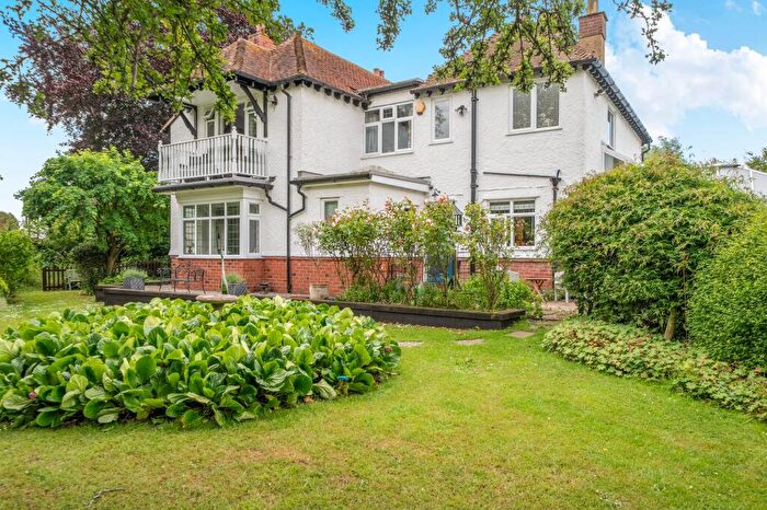 4 Bedroom Detached House For Sale In Burmarsh Road, Hythe, CT21
