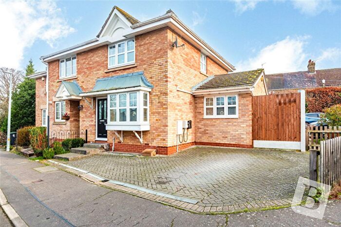 3 Bedroom End Of Terrace House For Sale In Betjeman Way, Ongar, Essex, CM5