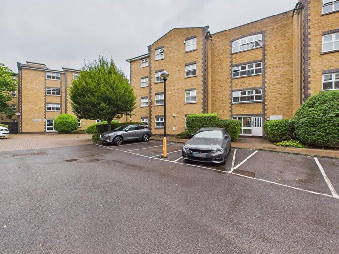 2 Bedroom Apartment To Rent In Twig Folly Close, Bethnal Green, E2