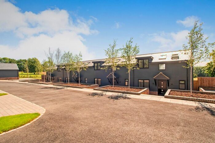 3 Bedroom Barn Conversion For Sale In Shantock Lane, Bovingdon, Hemel Hempstead, HP3