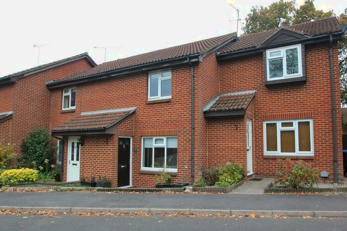 3 Bedroom Terraced House To Rent In Woking, Surrey, GU22
