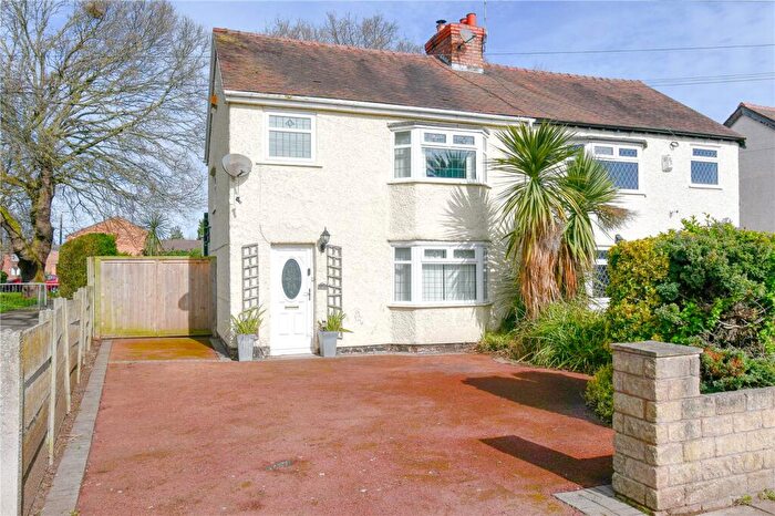 3 Bedroom Semi-Detached House For Sale In Mark Rake, Bromborough, Wirral, CH62