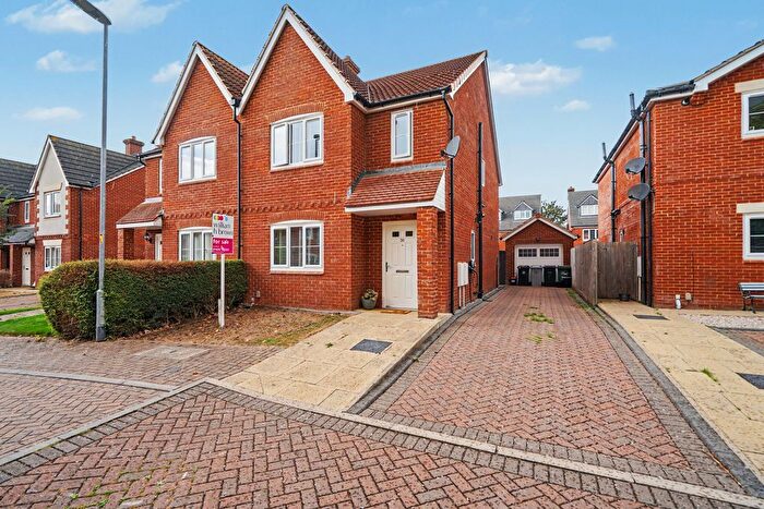 3 Bedroom Semi-Detached House For Sale In Garden Close, Grantham, NG31