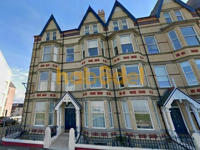 1 Bedroom Flat To Rent In West Parade, Rhyl, LL18