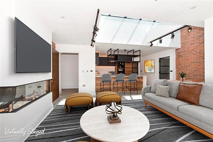 3 Bedroom Flat For Sale In Grosvenor Road, Tunbridge Wells, Kent, TN1